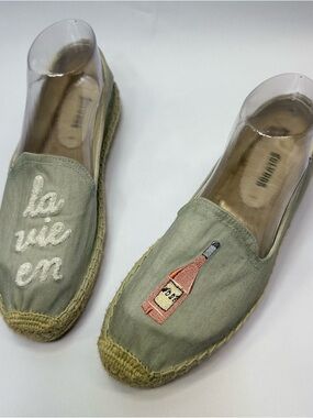 Soludos Light Olive Canvas Espadrilles with Embroidered 'La Vie En' size 8